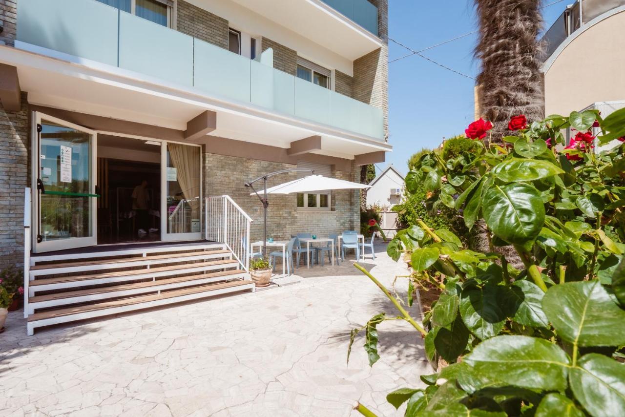 Hotel Villa Del Mare سينِغاليا المظهر الخارجي الصورة