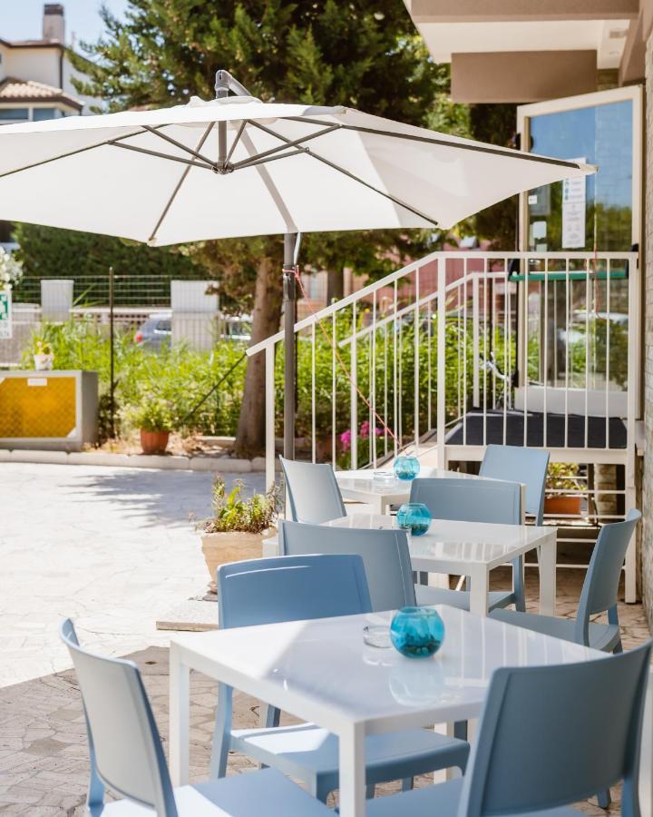 Hotel Villa Del Mare سينِغاليا المظهر الخارجي الصورة