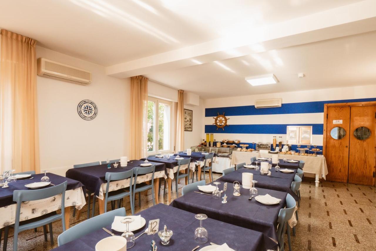 Hotel Villa Del Mare سينِغاليا المظهر الخارجي الصورة