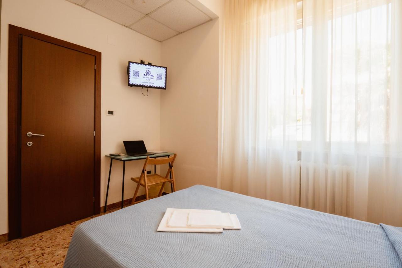 Hotel Villa Del Mare سينِغاليا المظهر الخارجي الصورة