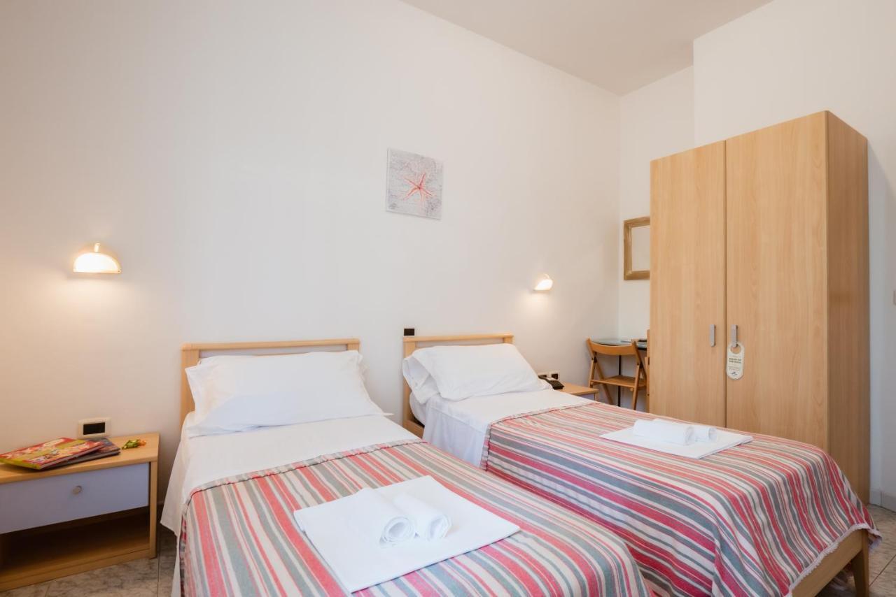 Hotel Villa Del Mare سينِغاليا المظهر الخارجي الصورة