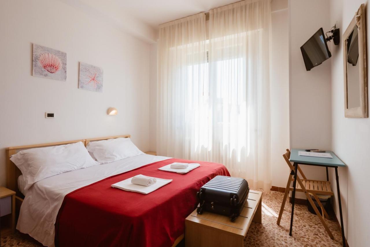 Hotel Villa Del Mare سينِغاليا المظهر الخارجي الصورة