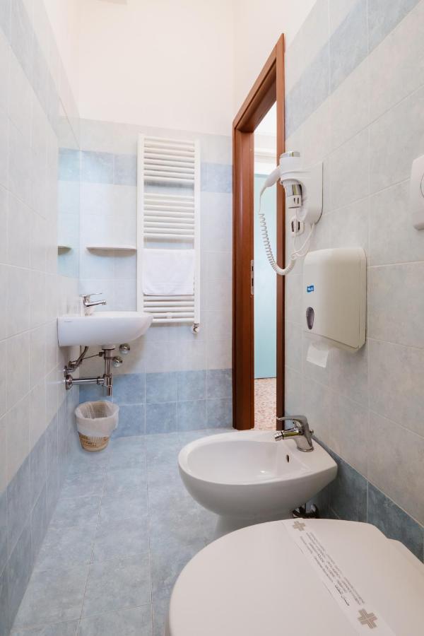 Hotel Villa Del Mare سينِغاليا المظهر الخارجي الصورة