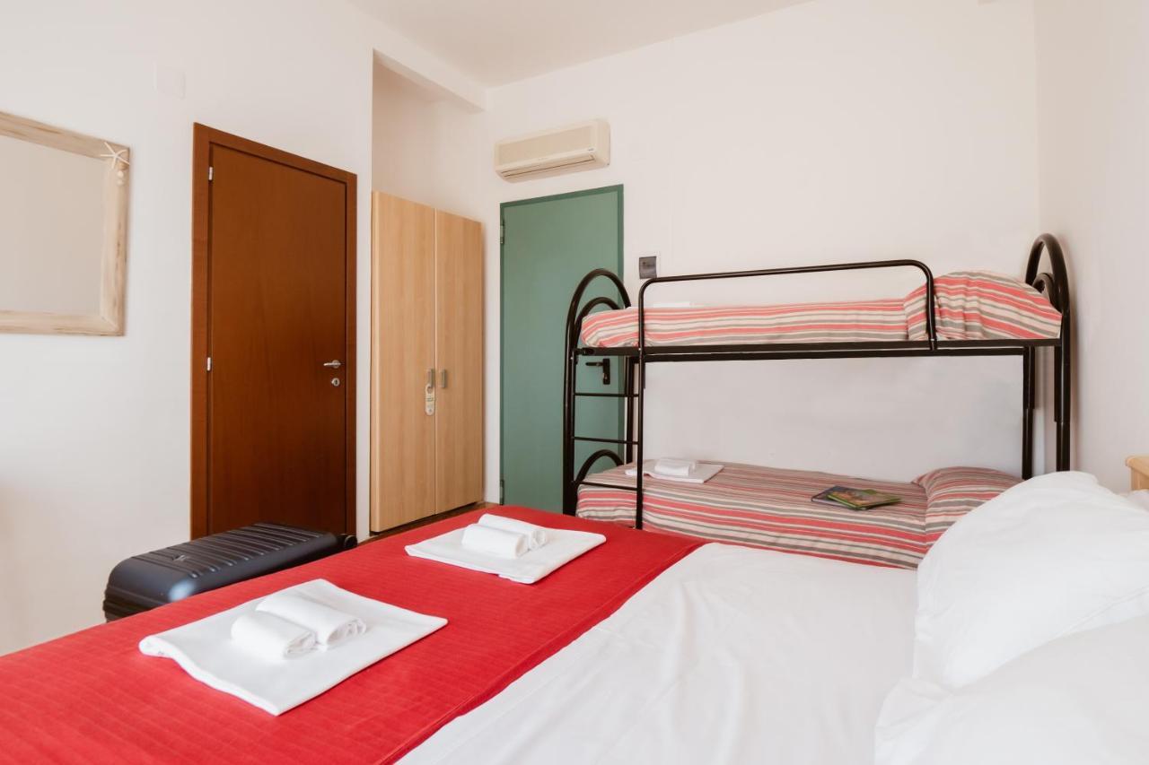 Hotel Villa Del Mare سينِغاليا المظهر الخارجي الصورة